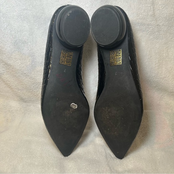 Jeffrey Campbell Black Croc-Embossed Pointed Toe Loafer Flats - Picture 5 of 5